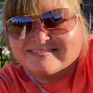 Meet your Posher, Shellie